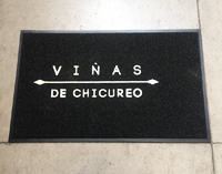 Limpiapiés personalizado con logo empresa para acceso principal oficinas